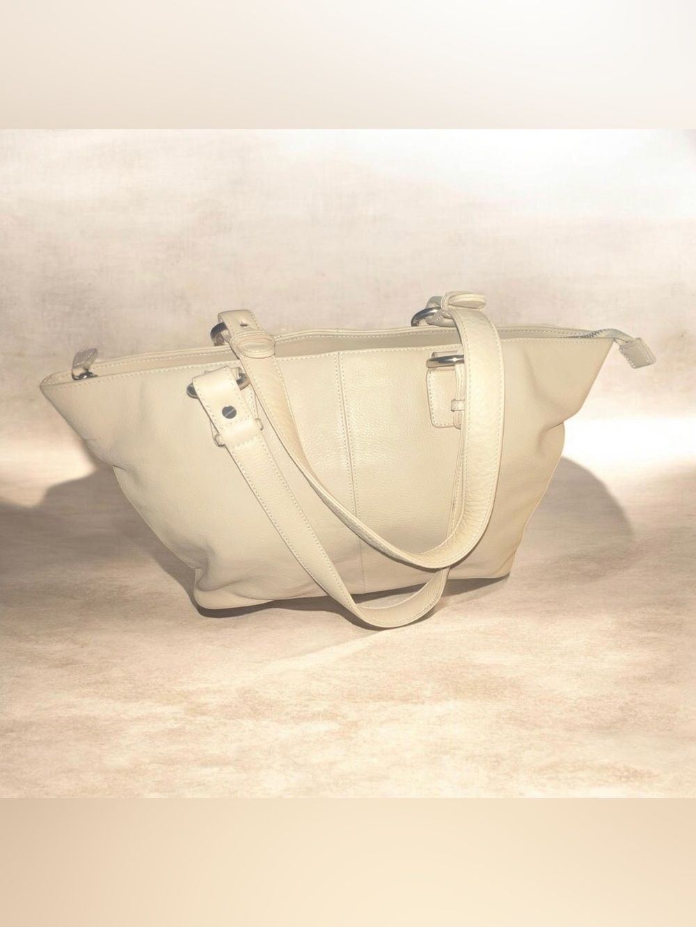 Vintage Harold’s Cream Genuine Leather Shoulder Tote Bag